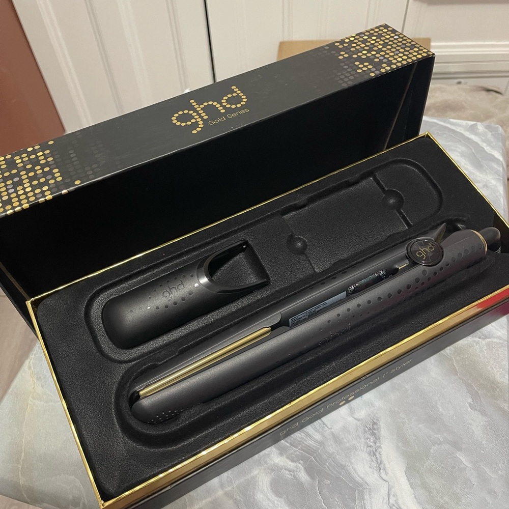🎀Ghd 1” style hair straightener🎀